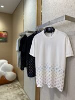 LV Rhinestone Gradient Knit Short Sleeve T-Shirt Black - 图片 3