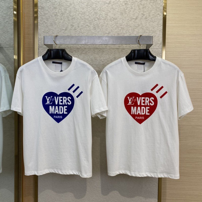 wsxc1742348142346_0-1.jpg LV Love Flocked Print Short Sleeve T-Shirt Red - 图片 1