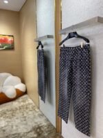 LV Old Flower Rhinestone Denim Trousers - 图片 3