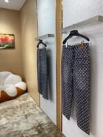 LV Old Flower Rhinestone Denim Trousers - 图片 4