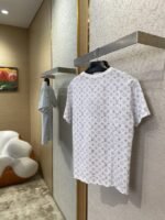 LV Collar Chain Full Print Short Sleeve T-Shirt - 图片 4