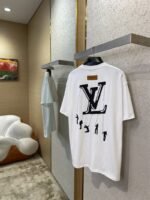 LV Printed Round Neck Short Sleeve T-Shirt - 图片 4