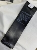 Balenciaga Hole-Ripped Portrait Print Round Neck Short Sleeve T-Shirt - 图片 9