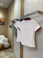 Miu Miu Clashing Colour Round Neck Letter Embroidery Short Sleeve T-Shirt Black - 图片 4