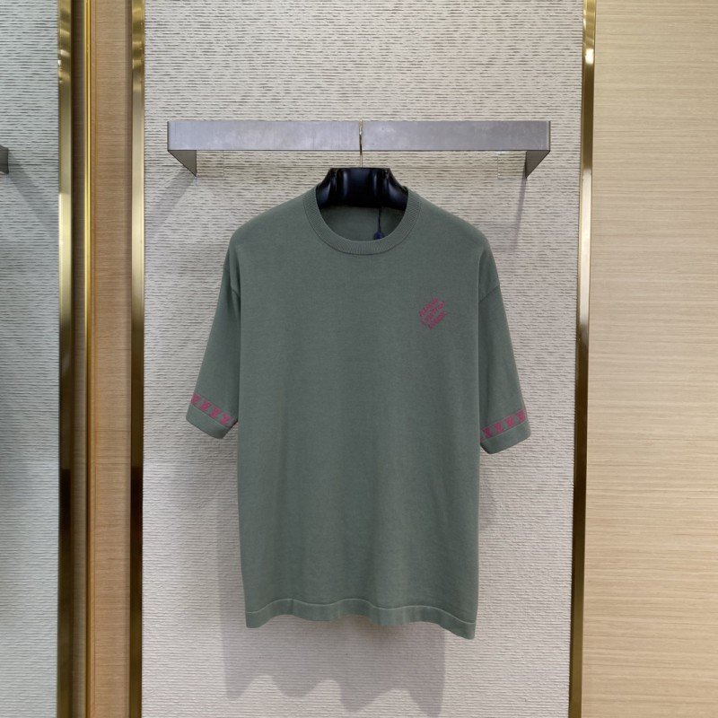wsxc1745986529733_0.jpg LV Appliqu??d Sleeve Knit Short Sleeve T-Shirt - 图片 1