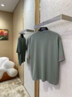 LV Appliqu??d Sleeve Knit Short Sleeve T-Shirt - 图片 4
