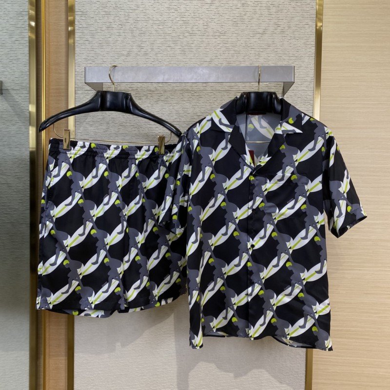 wsxc1746844204908_0.jpg Gucci Surf Print Silk Short Sleeve Shirt - 图片 1