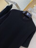 LV Jacquard Sleeve Knit Crew Neck Short Sleeve T-Shirt Black - 图片 6
