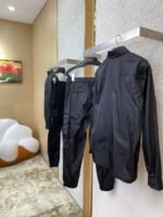 Prada Triangle Label Nylon Work Trousers - 图片 4