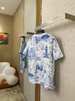 LV Dog Walking Print Short Sleeve T-Shirt - 图片 4
