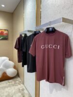Gucci White Trim Spray Colour Round Neck Short Sleeve T-Shirt Red - 图片 3