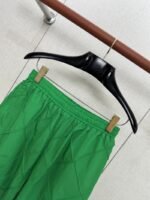 Bottega Veneta Diamond Pleated Casual Shorts Green - 图片 3