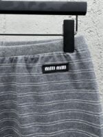 Miu Miu New Gray Striped Shorts - 图片 5