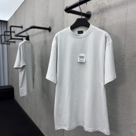 Balenciaga 520 Label Sticker Short Sleeve 1