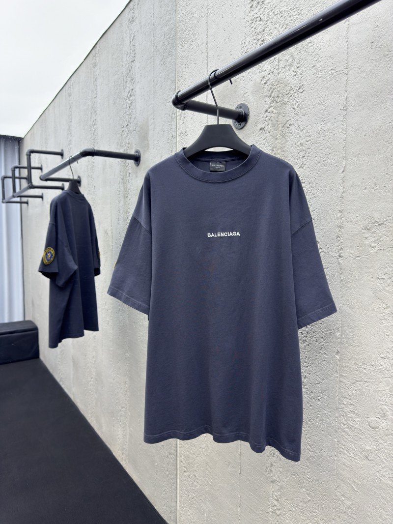 wsxc1752278608848_0.jpg Balenciaga Lion Embroidered Pattern Short Sleeve - 图片 1