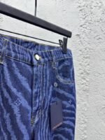lv printed button and zipper flap jeans - 图片 8
