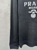 Prada Chest Logo Appliqué Sweater 1 - 图片 6