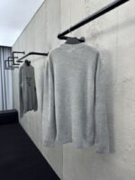 Prada Chest Logo Appliqué Sweater 3 - 图片 2