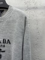 Prada Chest Logo Appliqué Sweater 3 - 图片 5