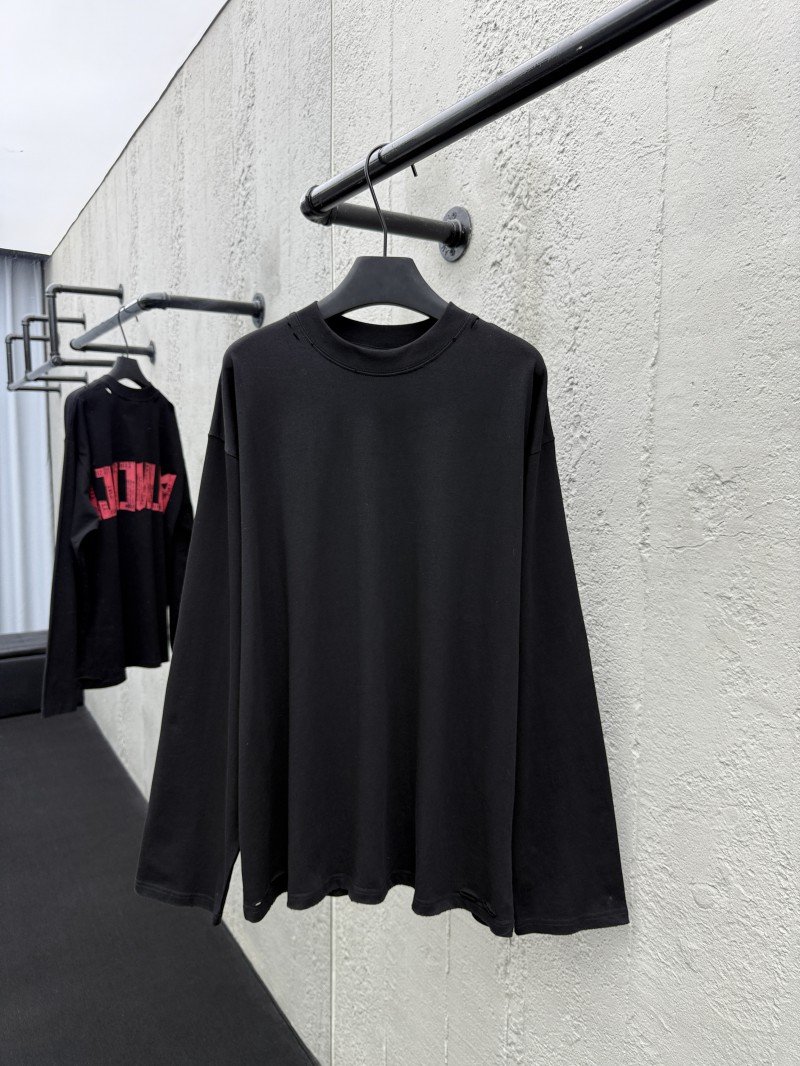wsxc1754624803682_0.jpg Balenciaga Loose Round Neck Monogram Drop Shoulder Long Sleeve T-Shirt - 图片 1