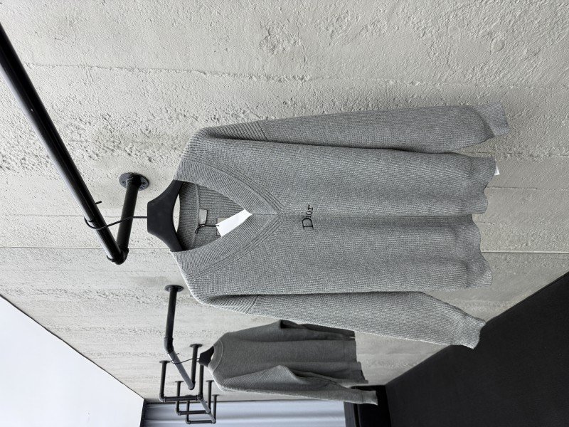wsxc1754886935199_0.jpg Dior Embroidered V-Neck Wool Knit Sweater - 图片 1