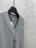 Dior Embroidered V-Neck Wool Knit Sweater - 图片 8