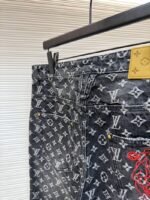LV Limited Edition Broken Jacquard Little Red Man Embroidered Denim Jeans - 图片 9