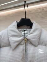 Miu Miu Full-Print Jacquard Lapel Down Jacket 1 - 图片 3