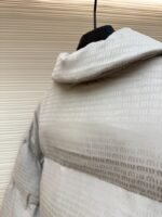Miu Miu Full-Print Jacquard Lapel Down Jacket 1 - 图片 9