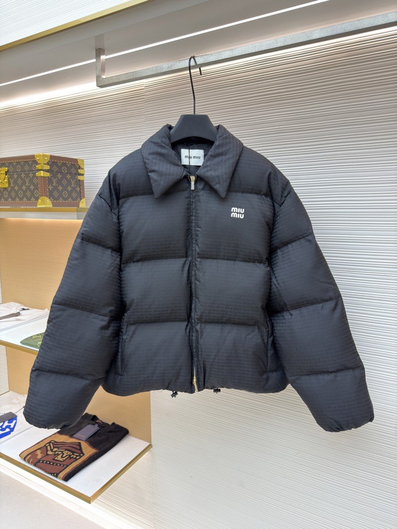 wsxc1760074377442_0.jpg Miu Miu Full-Print Jacquard Lapel Down Jacket 2 - 图片 1