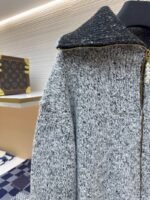 LV Letter Print Zipper Collar Long-Sleeve Knit Sweater - 图片 6