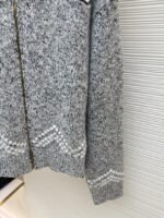 LV Letter Print Zipper Collar Long-Sleeve Knit Sweater - 图片 9