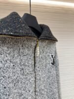 LV Letter Print Zipper Collar Long-Sleeve Knit Sweater - 图片 10