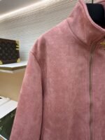 LV Embossed Suede Stand Collar Zipper Long Sleeve Leather Jacket 1 - 图片 4