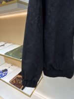 LV Embossed Suede Stand Collar Zipper Long Sleeve Leather Jacket 2 - 图片 6