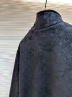 LV Embossed Suede Stand Collar Zipper Long Sleeve Leather Jacket 2 - 图片 9