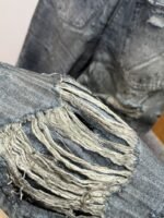 Balenciaga Distressed Ripped Jeans - 图片 8
