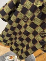LV Logo Print Pointed Collar Single-Button Short-Sleeve Shirt 1 - 图片 4