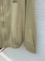Miu Miu Solid Color Lapel Zipper Micro Logo Long Sleeve Jacket - 图片 7