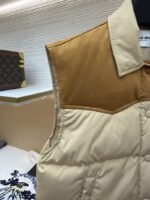 Miu Miu Color-Blocked Short Drawstring Down Vest - 图片 4