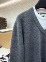 Miu Miu Cashmere V-Neck Sweater - 图片 4