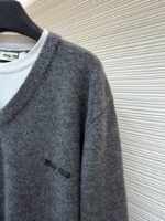 Miu Miu Cashmere V-Neck Sweater - 图片 5