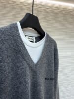 Miu Miu Cashmere V-Neck Sweater - 图片 8
