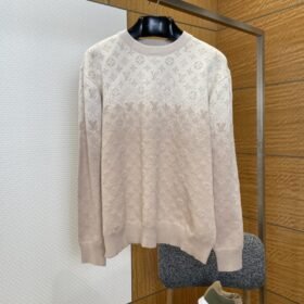 LV 2026 SpringSummer Letter Gradient Jacquard Knit Sweater