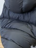 Prada Classic Triangle Logo Detachable Sleeves Down Jacket 1 - 图片 9