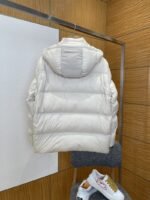 Prada Classic Triangle Logo Detachable Sleeves Down Jacket 2 - 图片 2