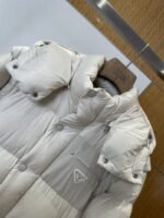 Prada Classic Triangle Logo Detachable Sleeves Down Jacket 2 - 图片 3