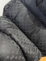 LV All-Over Print Hooded Stand Collar Down Jacket - 图片 8