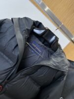 LV Embossed Floral Hooded Down Jacket - 图片 3