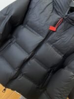 LV Embossed Floral Hooded Down Jacket - 图片 5